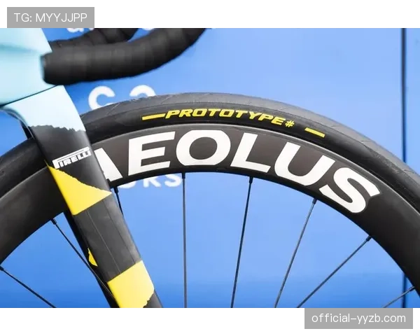 巴黎-鲁贝甘纳再遭爆胎摔车，彻底退出冠军争夺